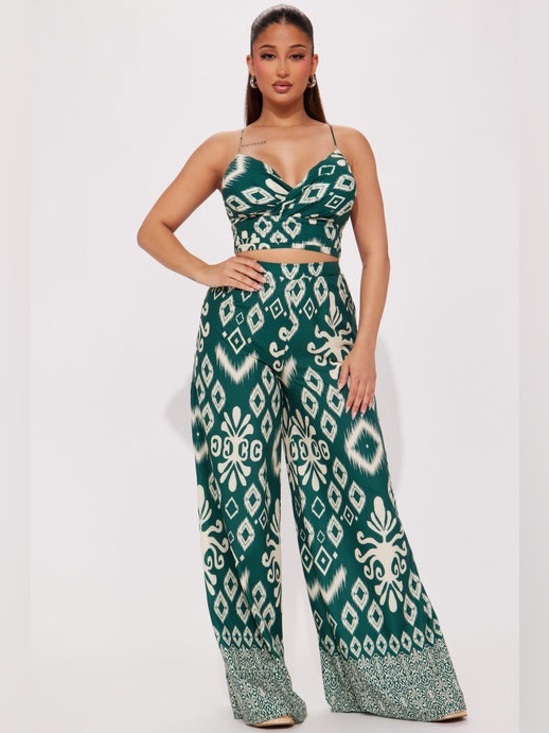 Fashion Nova Pants - Fashion Nova Teal & Cream Printed Wide-Leg 2 piece pants set Small